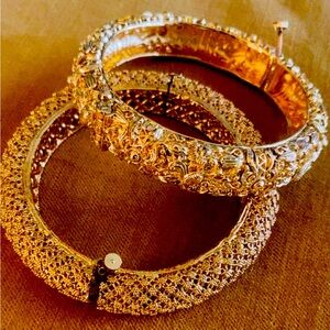 Golden Screwed Shone’Teion Bracelets